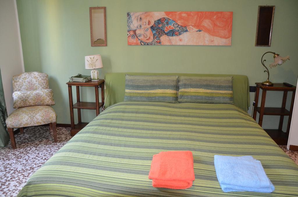 Green Quercia Apartment Como Room photo